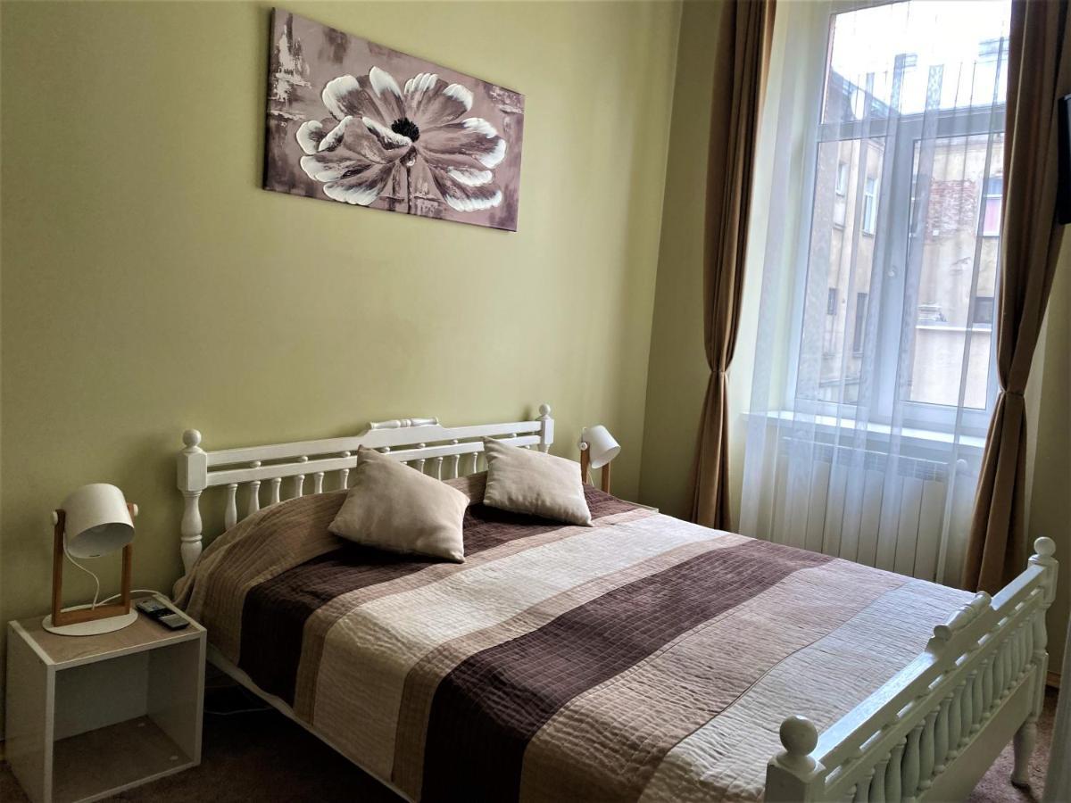 Glorious Apartment Near The Old City Lviv Exteriör bild