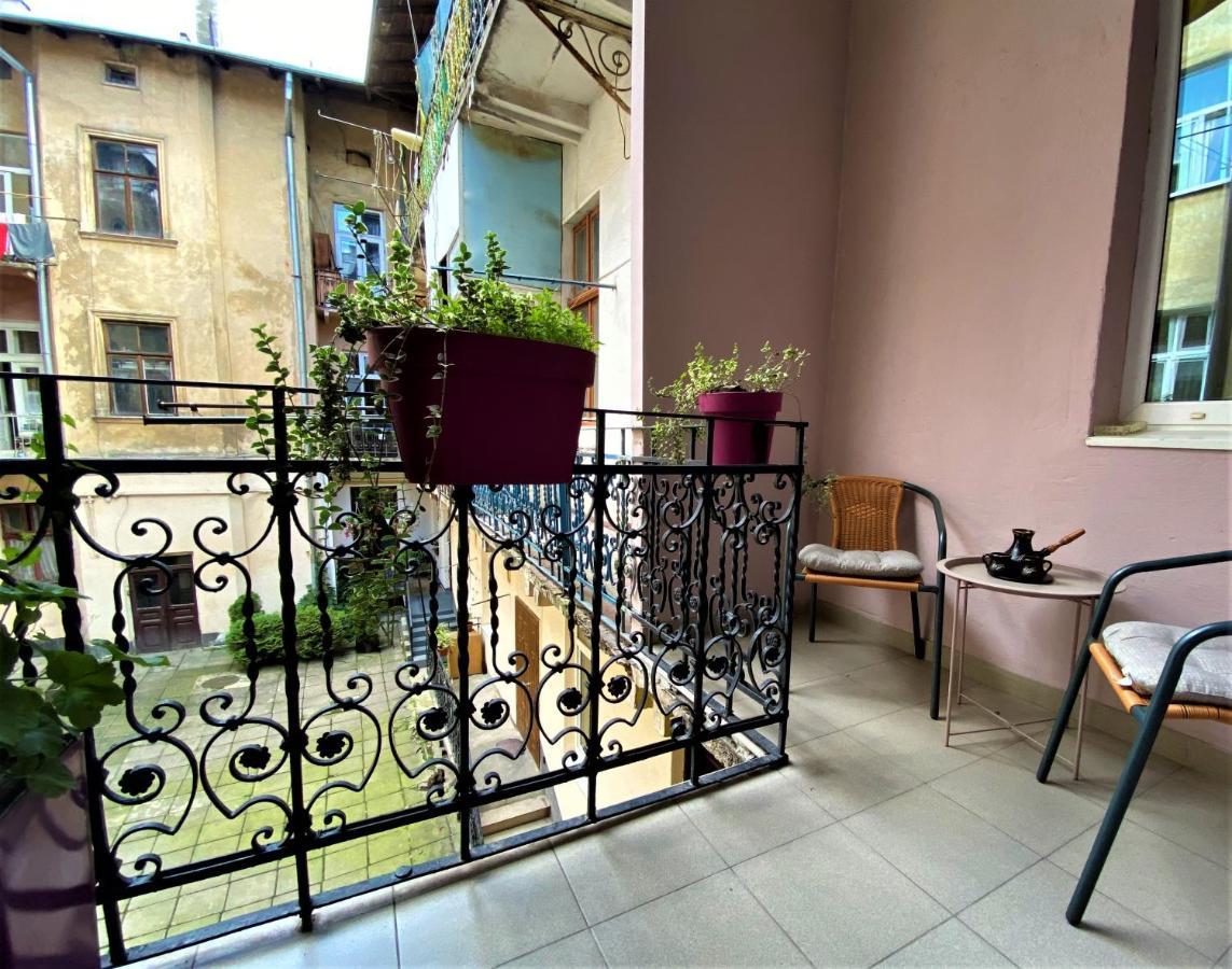 Glorious Apartment Near The Old City Lviv Exteriör bild