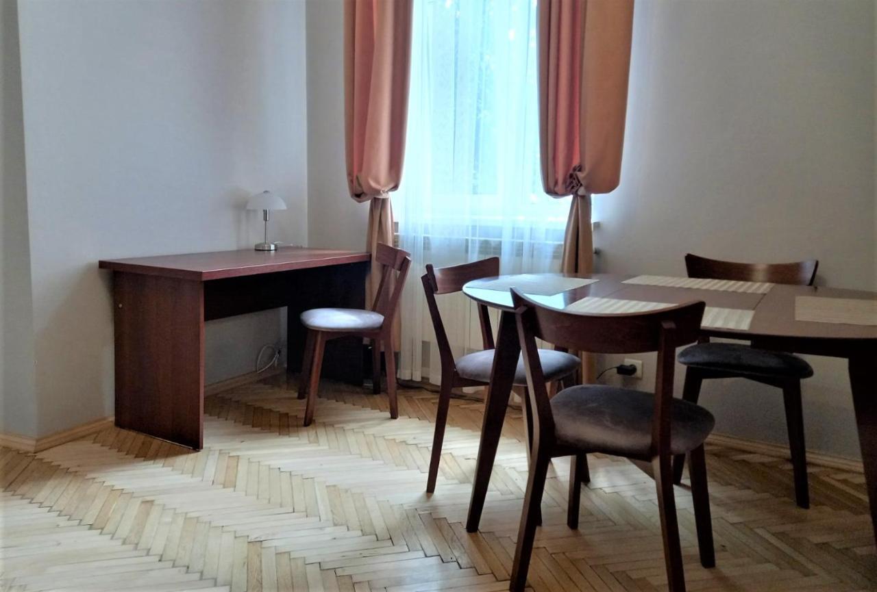 Glorious Apartment Near The Old City Lviv Exteriör bild